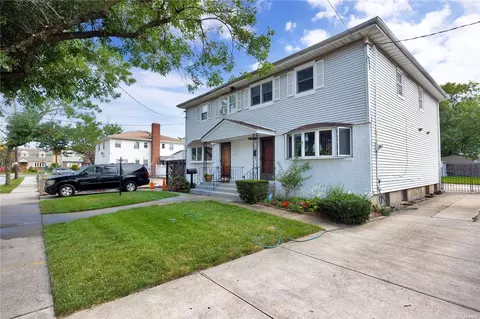 147-15 257th St, Rosedale, NY 11422