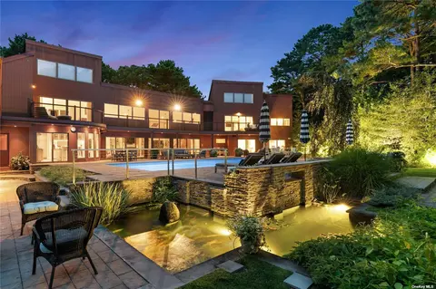 2 Eagle Close, East Quogue, NY 11942