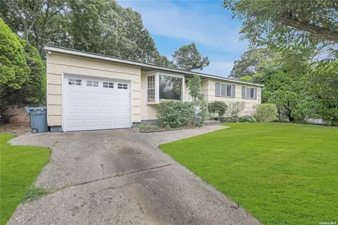 59 Selden Blvd, Centereach, NY 11720