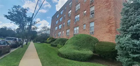 280 Guy Lombardo Ave #5H, Freeport, NY 11520