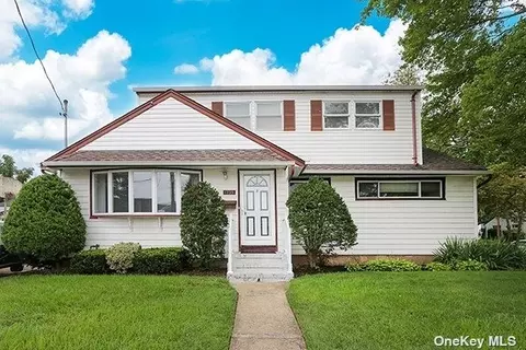 1739 Michael William Rd, Merrick, NY 11566
