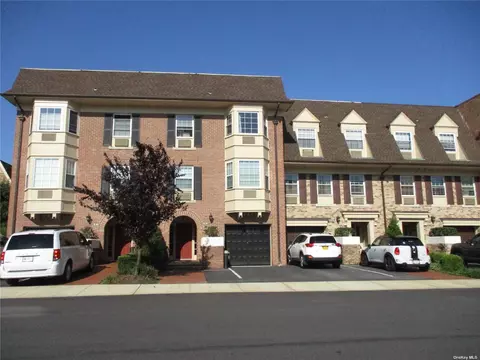 12-34 Estates Ln #48M, Bayside, NY 11360
