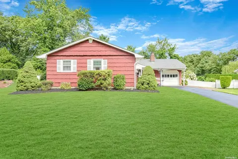 11 Prince Charming Rd, Nesconset, NY 11767