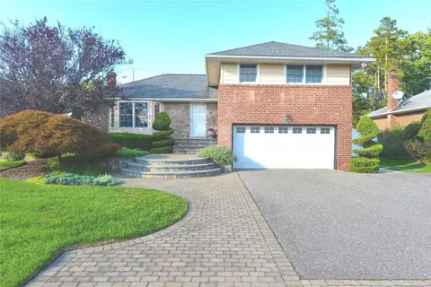 8 Hillvale Rd, Syosset, NY 11791