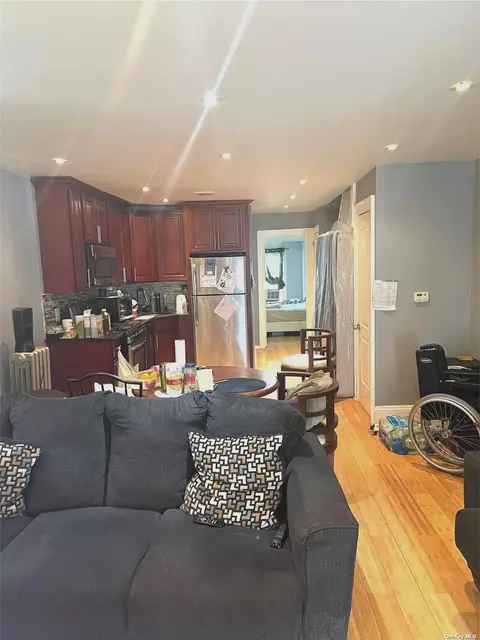 118-04 204th St, Saint Albans, NY 11412