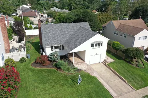 1039 Stuart, Seaford, NY 11783