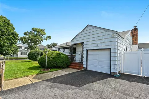 27 N N Ter, Valley Stream, NY 11580