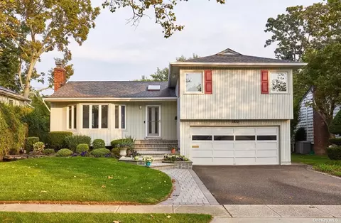 1470 Sylvan Ln, East Meadow, NY 11554