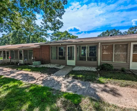 15 Guilford Ct #D, Ridge, NY 11961