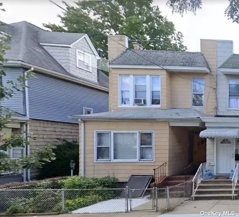 72-26 73rd St, Glendale, NY 11385