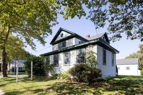 1228 Roanoke Ave, Riverhead, NY 11901