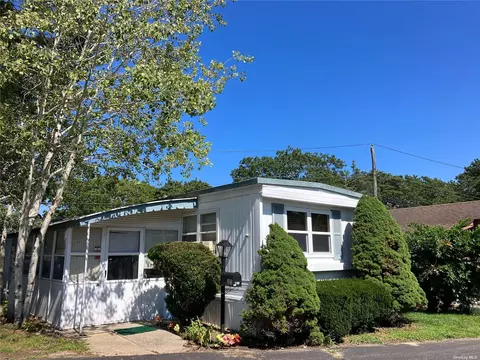 525 A12 Riverleigh Ave, Riverhead, NY 11901