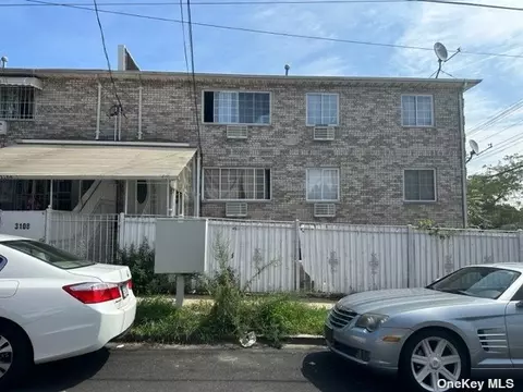 3106 Mickle Ave, Bronx, NY 10469