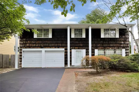 676 Van Dam St, Valley Stream, NY 11581