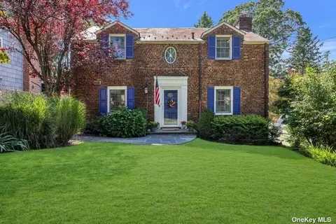 1 Muriel Rd, Port Washington, NY 11050