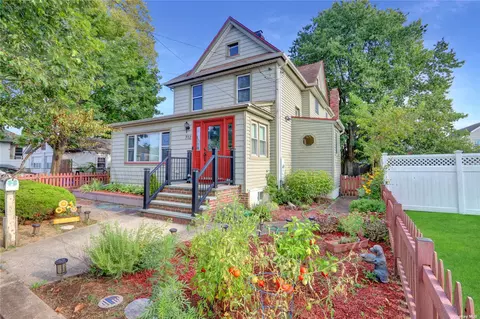 712 Parsonage St, Baldwin, NY 11510