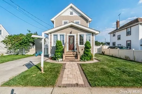 91 Rockmart Ave, Elmont, NY 11003
