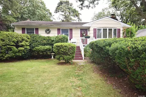 12 Van Bergen Blvd, Centereach, NY 11720