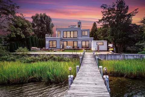 43 Harbor Dr, Sag Harbor, NY 11963