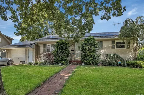 175 Columbus Ave, West Babylon, NY 11704