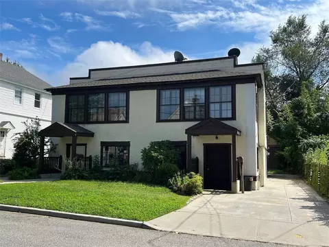 79 Coles St, Glen Cove, NY 11542