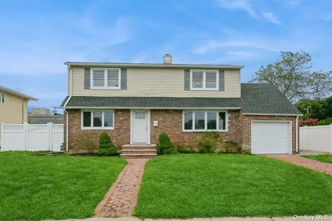2885 Bellport Ave, Wantagh, NY 11793
