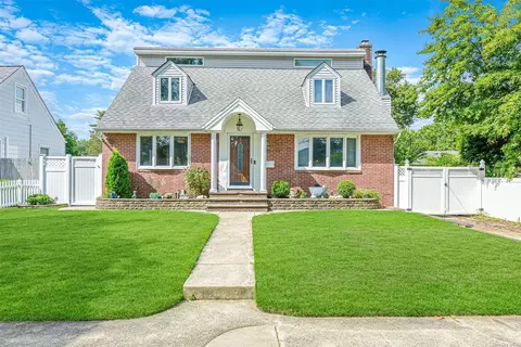 341 Charles St, West Hempstead, NY 11552