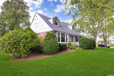 240 Whittier Ave, Levittown, NY 11756