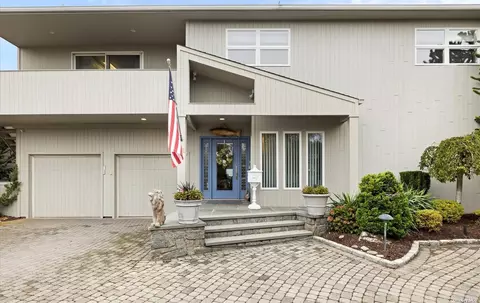 321 Grand Central Ave, Amityville, NY 11701