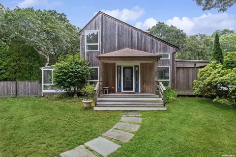 189 Stephen Hands, East Hampton, NY 11937