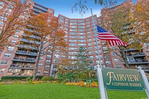 61-20 Grand Central Pkwy #B111, Forest Hills, NY 11375