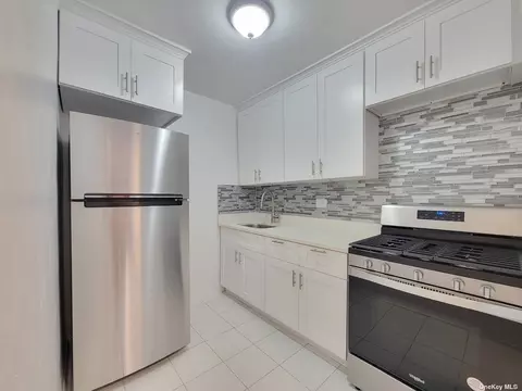 63-11 Queens Blvd #E5, Woodside, NY 11377