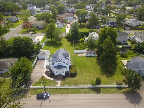 44 Sawyer Ave, West Babylon, NY 11704