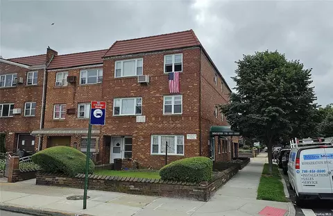 76-02 31st Ave, Jackson Heights, NY 11370