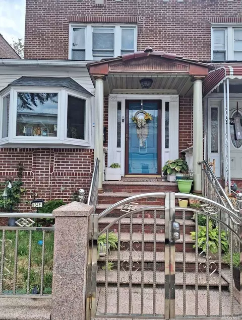 134 E 35th St, Brooklyn, NY 11203