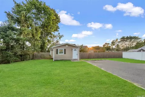 68 Ronkonkoma Blvd, Centereach, NY 11720