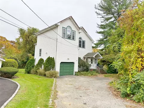 16 Atlas, Malverne, NY 11565