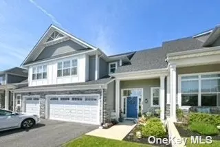 158 Towering Moon Ln #158, Yaphank, NY 11980