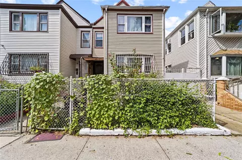 3726 94th St, Flushing, NY 11372