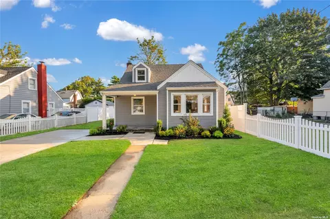 24 E Marshall St, Hempstead, NY 11550