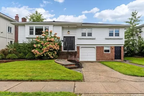 778 Sherwood St, Valley Stream, NY 11581