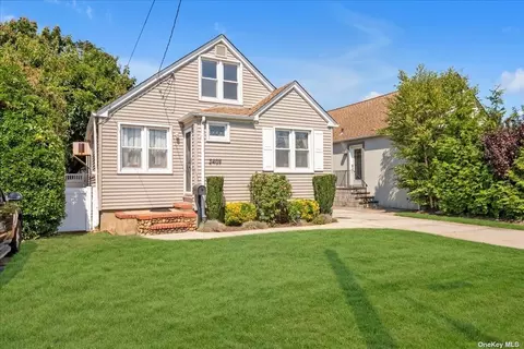 2409 Wood Ave, Bellmore, NY 11710