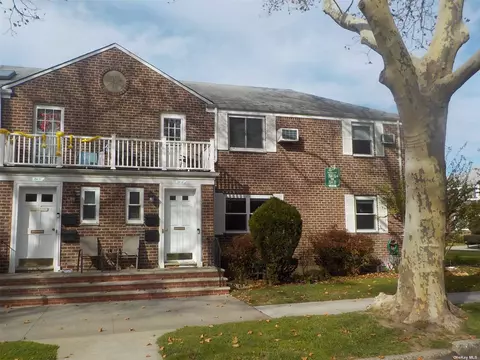 254-13 75th Ave #H-2, Glen Oaks, NY 11004