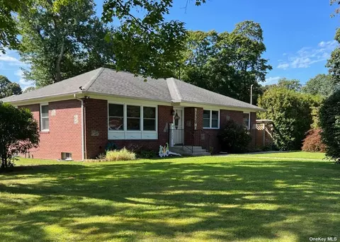 226 Main Ave, Mastic, NY 11950