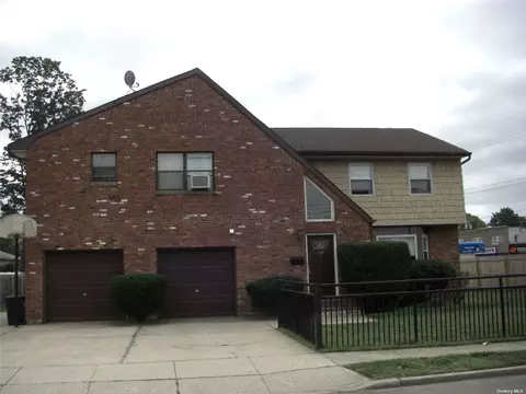 20 Silver St, West Babylon, NY 11704