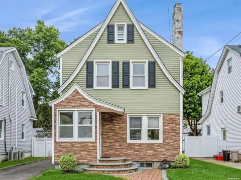 435 Maren St, West Hempstead, NY 11552
