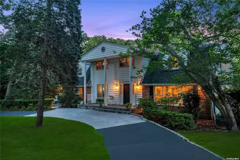 11 Norman Dr, Shoreham, NY 11786