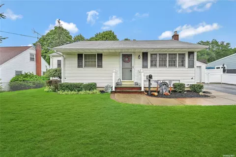 220 Catherine St, East Northport, NY 11731