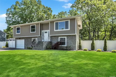 16 Springfield Ave, Greenlawn, NY 11740