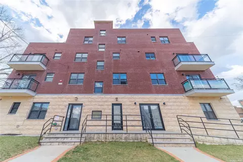 41-28 150th St #2A, Flushing, NY 11355